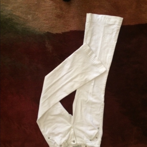 Miss Me White Jeans Size 29 wide leg - Picture 7 of 8